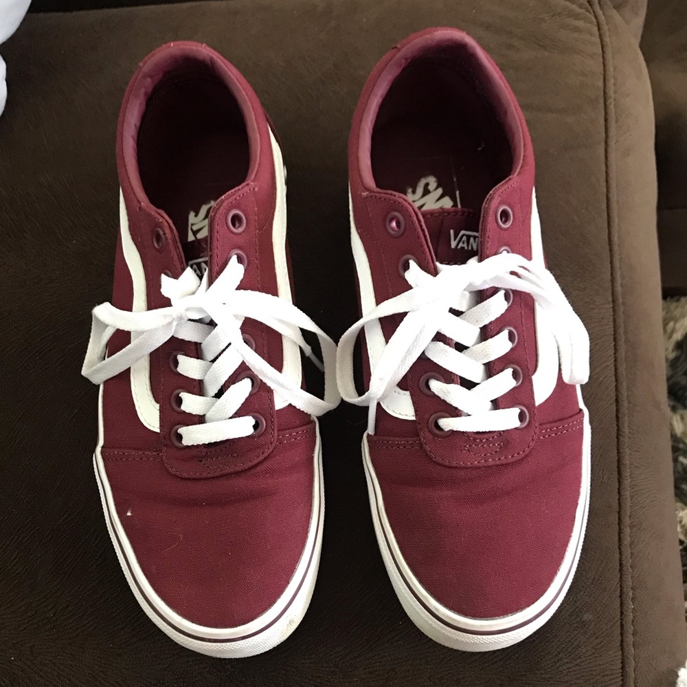 Women’s size 7.5 burgundy vans